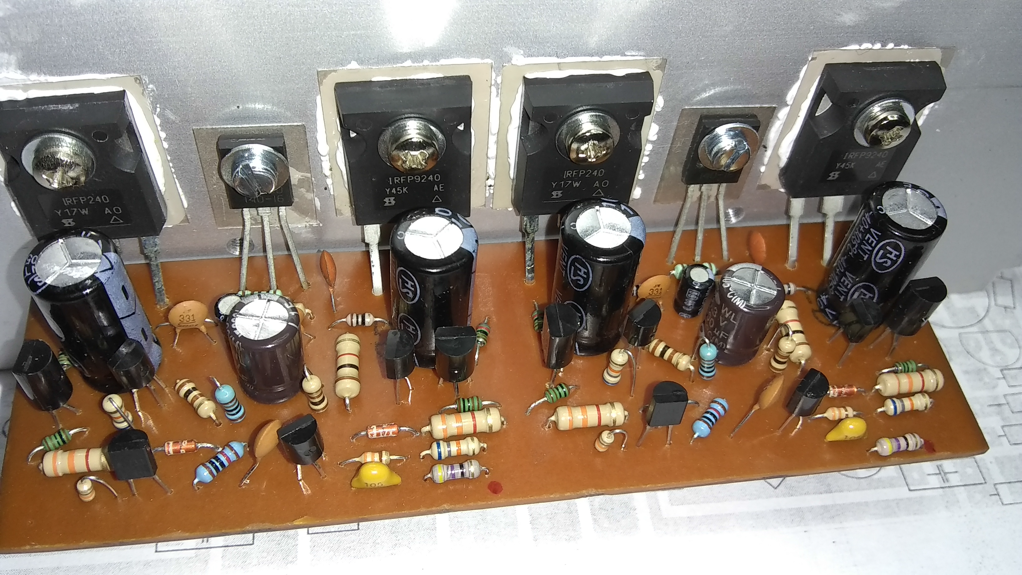 AMPLIFICATOR CFA 2X100W IN 8 OHMI.png